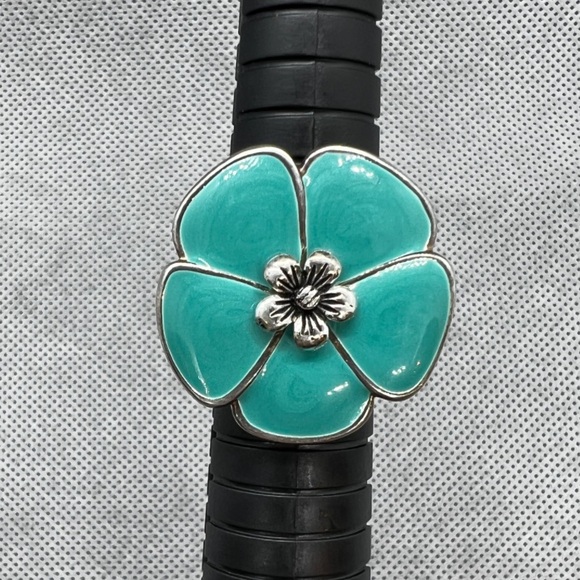Premier Designs Silver Plate Turquoise Aqua Enamel Flower Statement Ring NIB - Picture 3 of 9